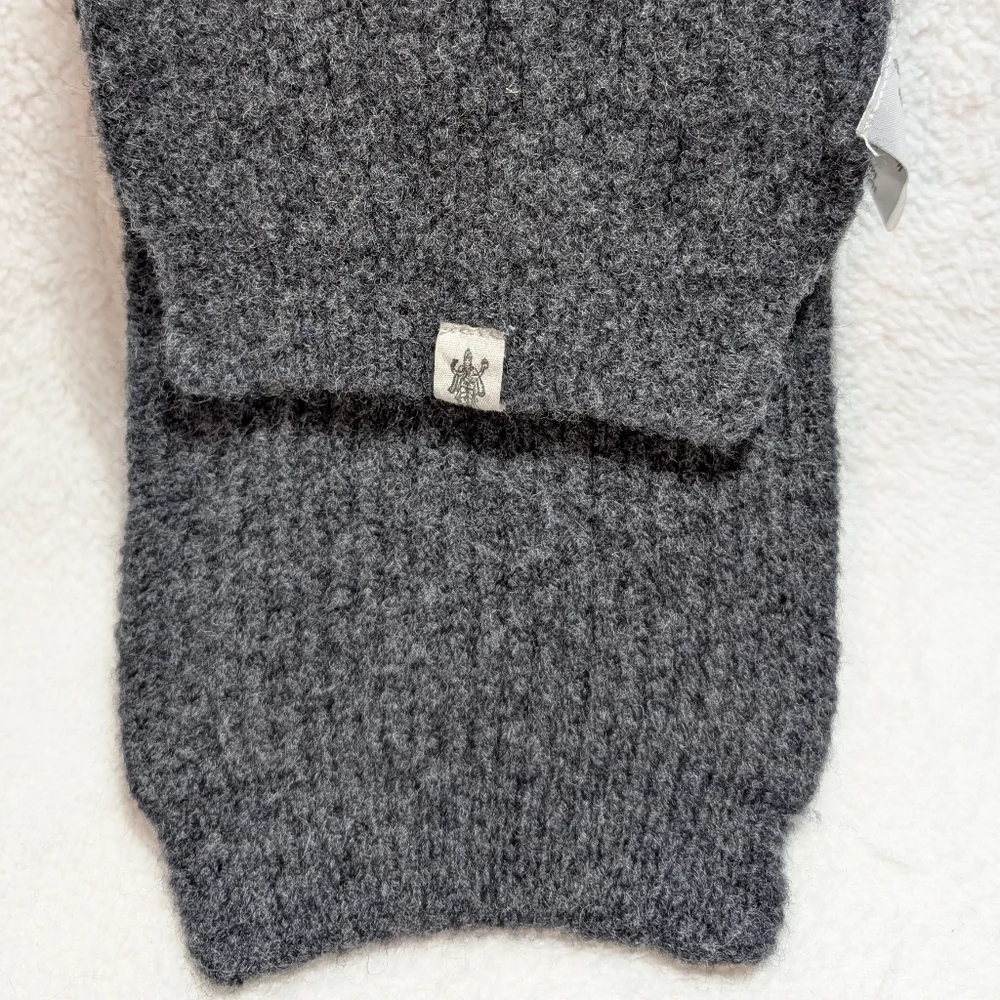 Nirvana Designs 100% Merino Wool Handknit Scarf Made In Nepal Gray Natural Fiber